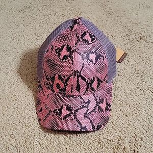 Women purple snakeskin hat